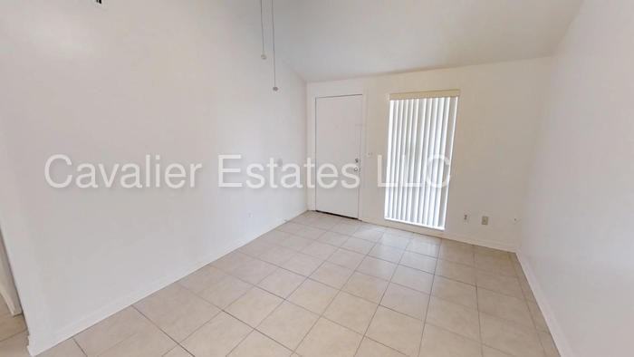 8204 Glenmoor Ct - Photo 3 of 20