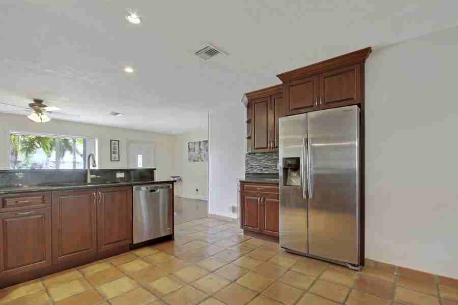 4955 Coliseum Drive - Photo 2 of 11