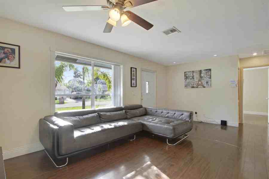 4955 Coliseum Drive - Photo 3 of 11