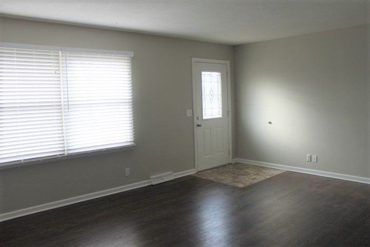 5325 Goodman Ln - Photo 2 of 30