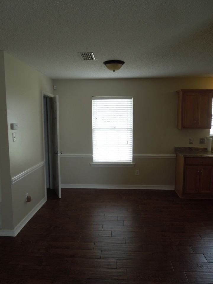 7580 Bracklyn Ct - Photo 3 of 20