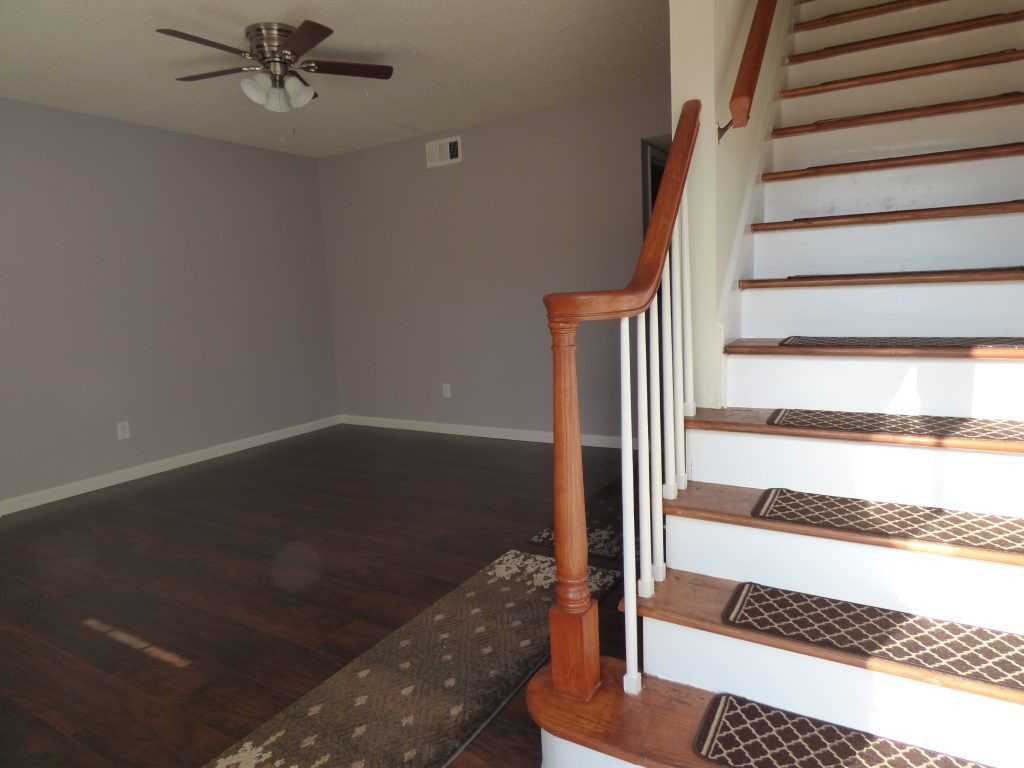 1039 Avenue H - Photo 2 of 19