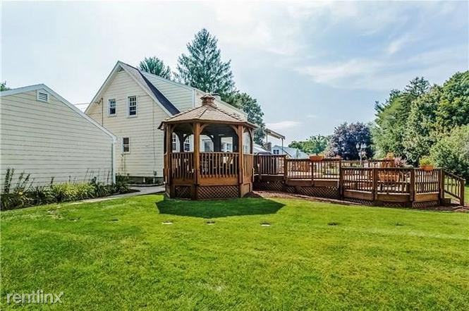 14 Bayberry Ln - Photo 2 of 16