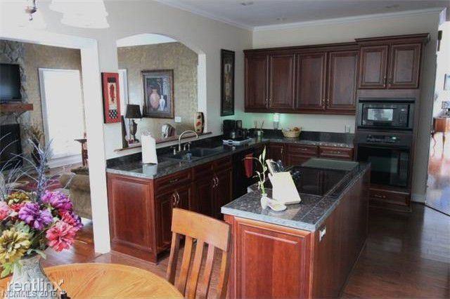 680 Highland View Ln - Photo 2 of 9