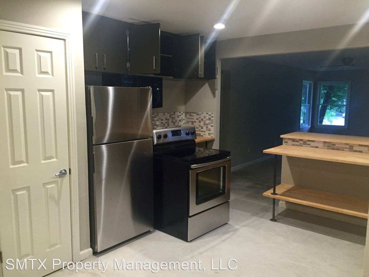 702 Conway Dr - Photo 3 of 12