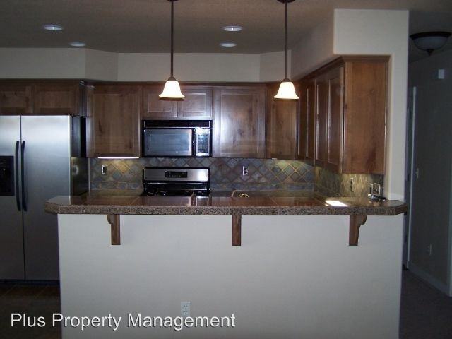 425 NW 25th St - Photo 2 of 8