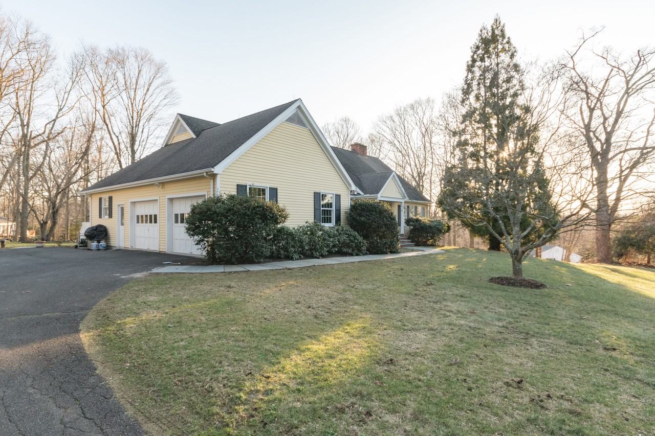 127 Musket Ridge Rd - Photo 2 of 25