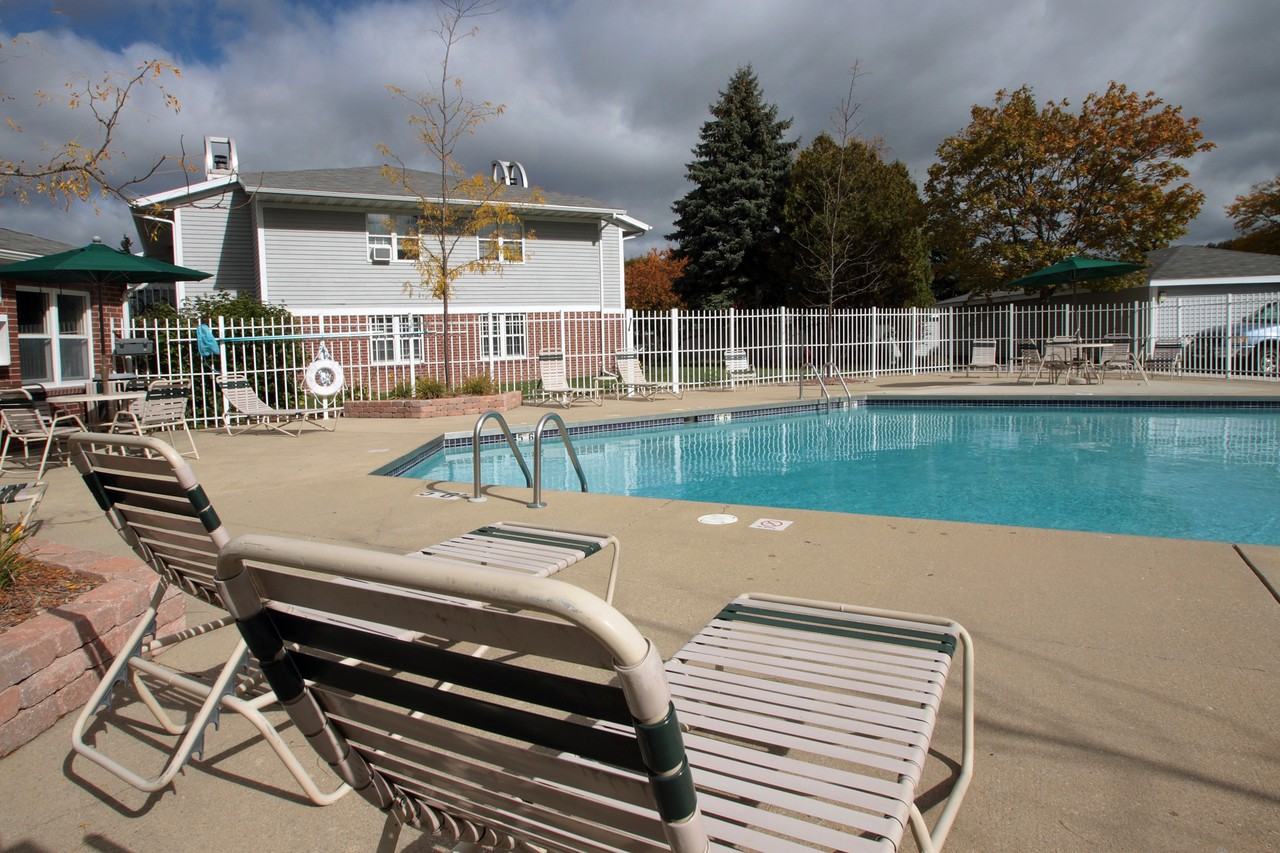 Foxcroft Apartments - Photo 3 of 19