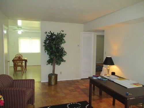 816 LaSalle Ave #11D - Photo 2 of 8