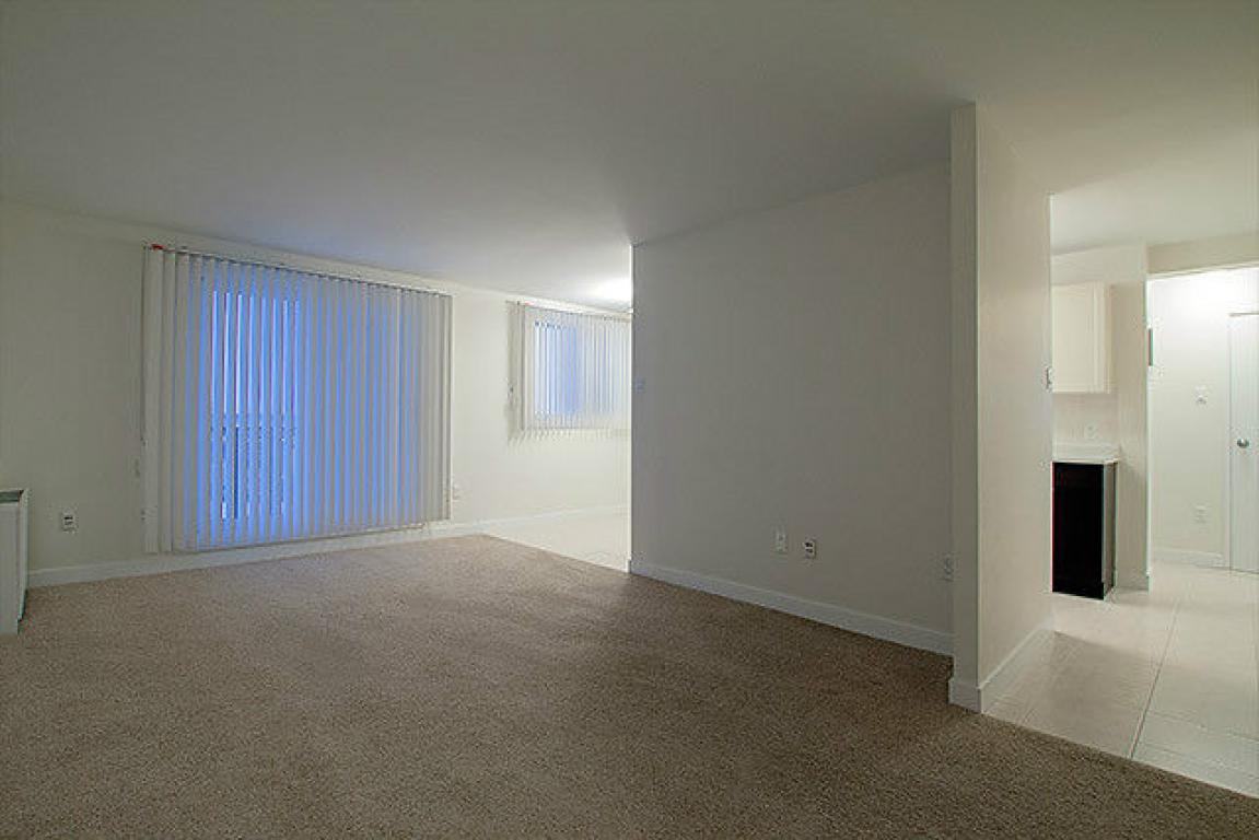 Clover Gardens - Photo 3 of 7