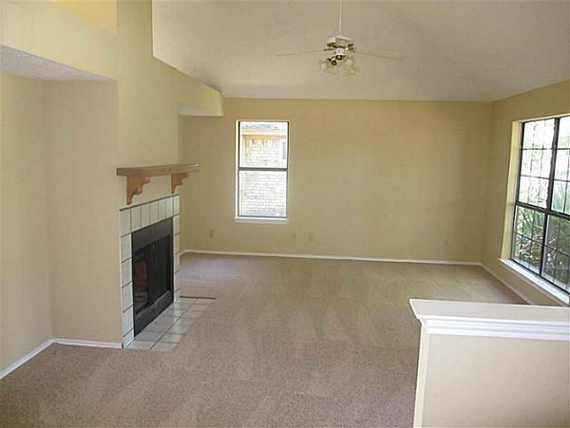 1400 Flameleaf Dr - Photo 2 of 10