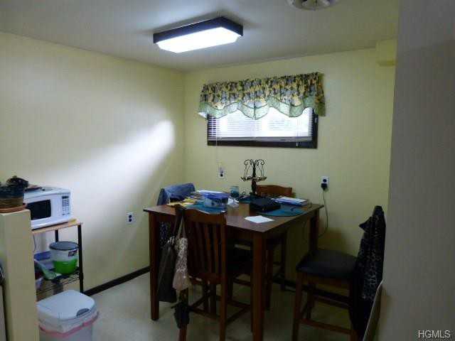 25 Filors Ln - Photo 2 of 5