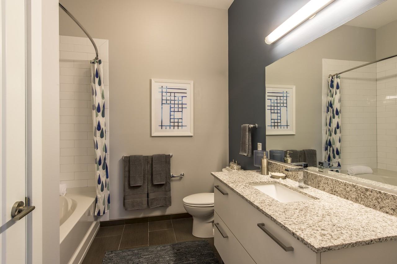 RE150 - Photo 2 of 18