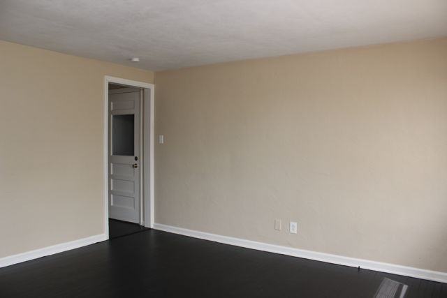 7440 Walrond Ave - Photo 2 of 6