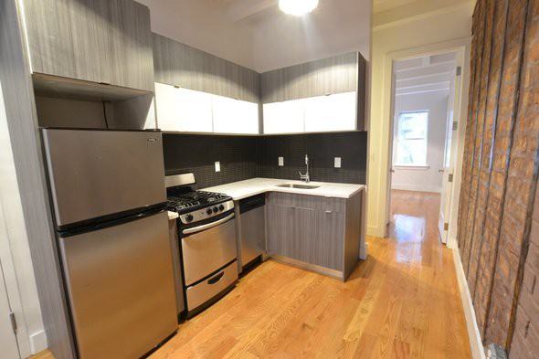 31 Montrose Avenue #FR