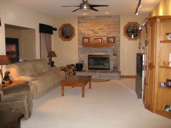 12084 247th Ave - Photo 3 of 8