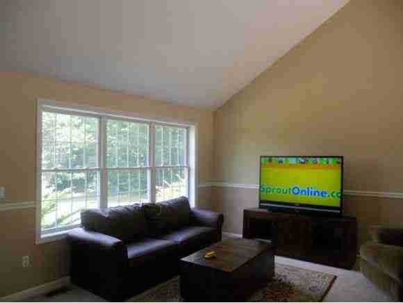 24 Grover Ln - Photo 3 of 19