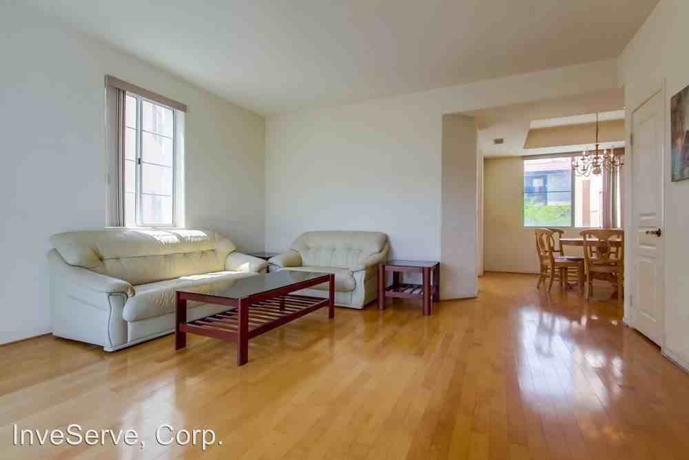 303 W Newby Ave #E - Photo 3 of 18