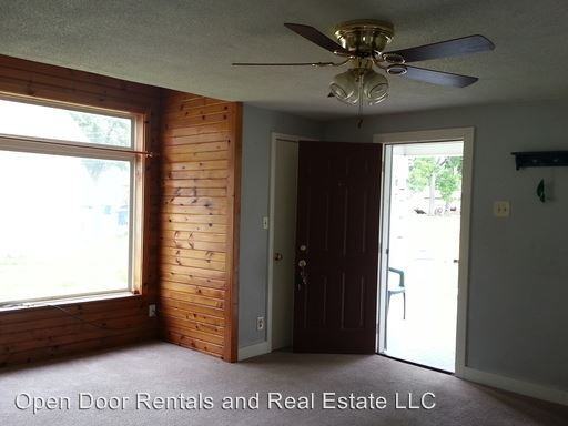 135 W Cherry St - Photo 3 of 11