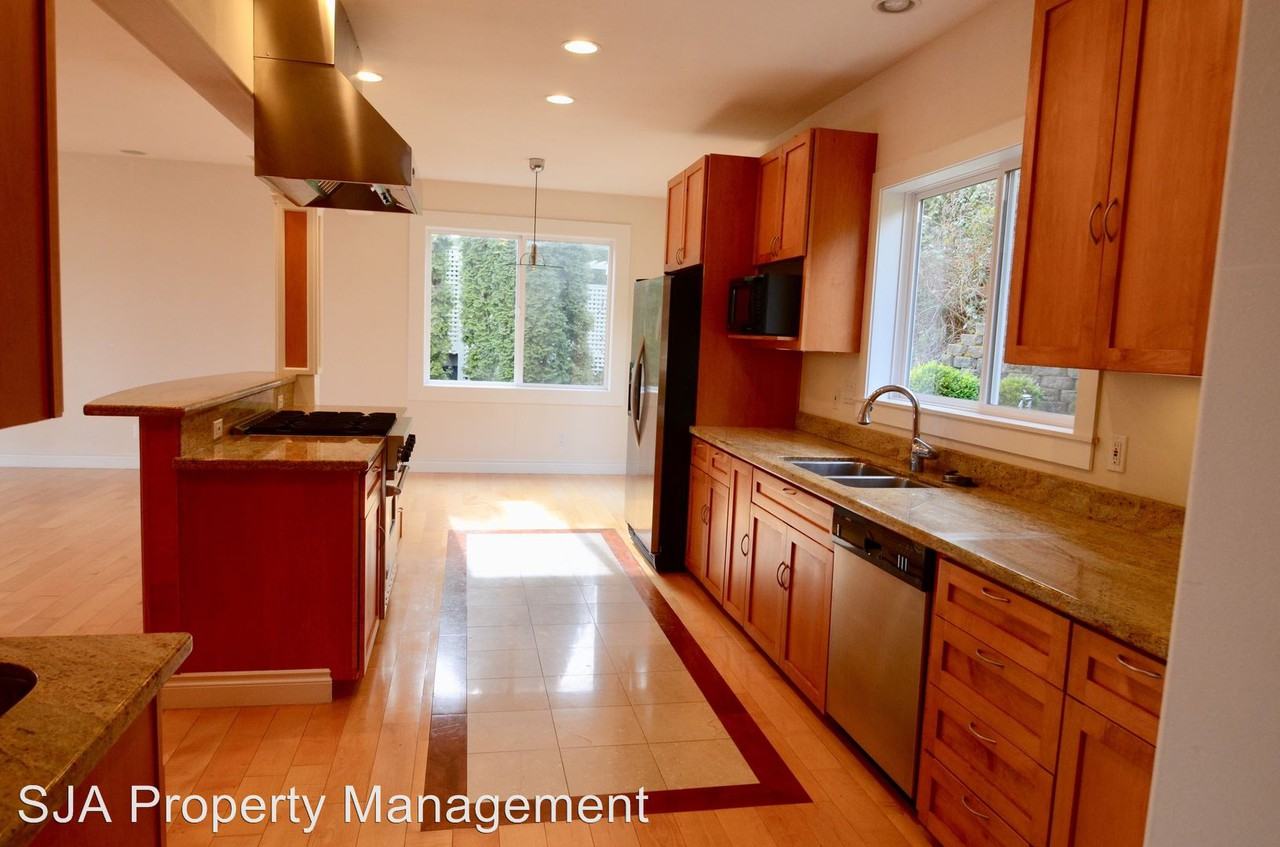 16059 36th Ave NE - Photo 3 of 11