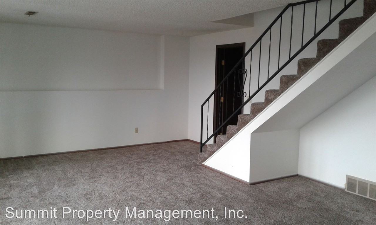 704 Simons Dr - Photo 3 of 15