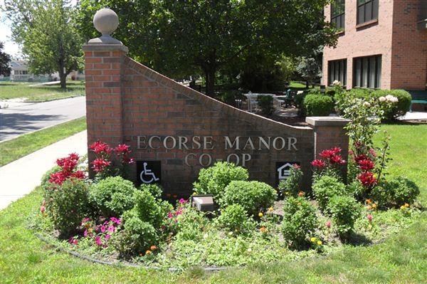 Ecorse Manor Co-op Senior Apartments - Photo 2 of 18