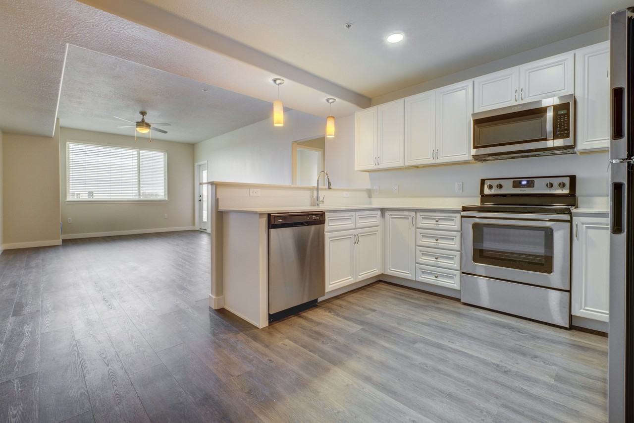 The Zeller Apartments - Photo 3 of 27