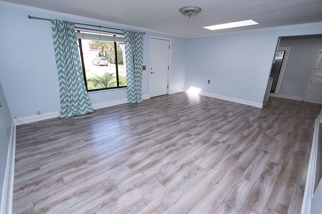 303 162nd Ave - Photo 3 of 25