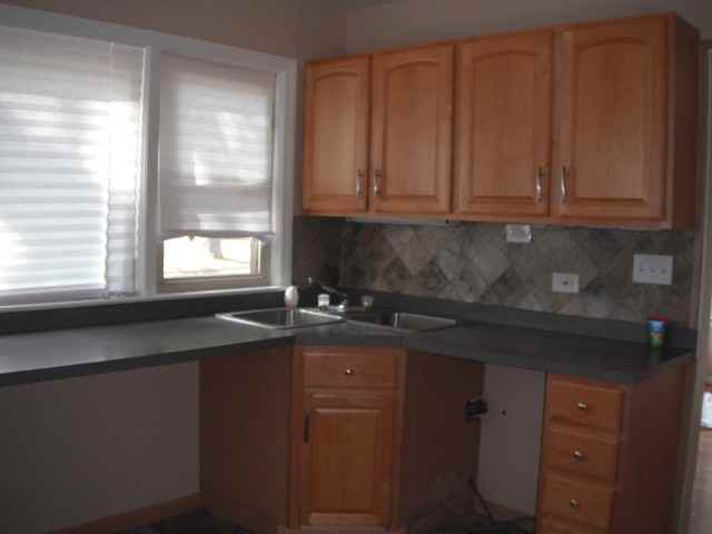 97 N Laverne Ave - Photo 3 of 10