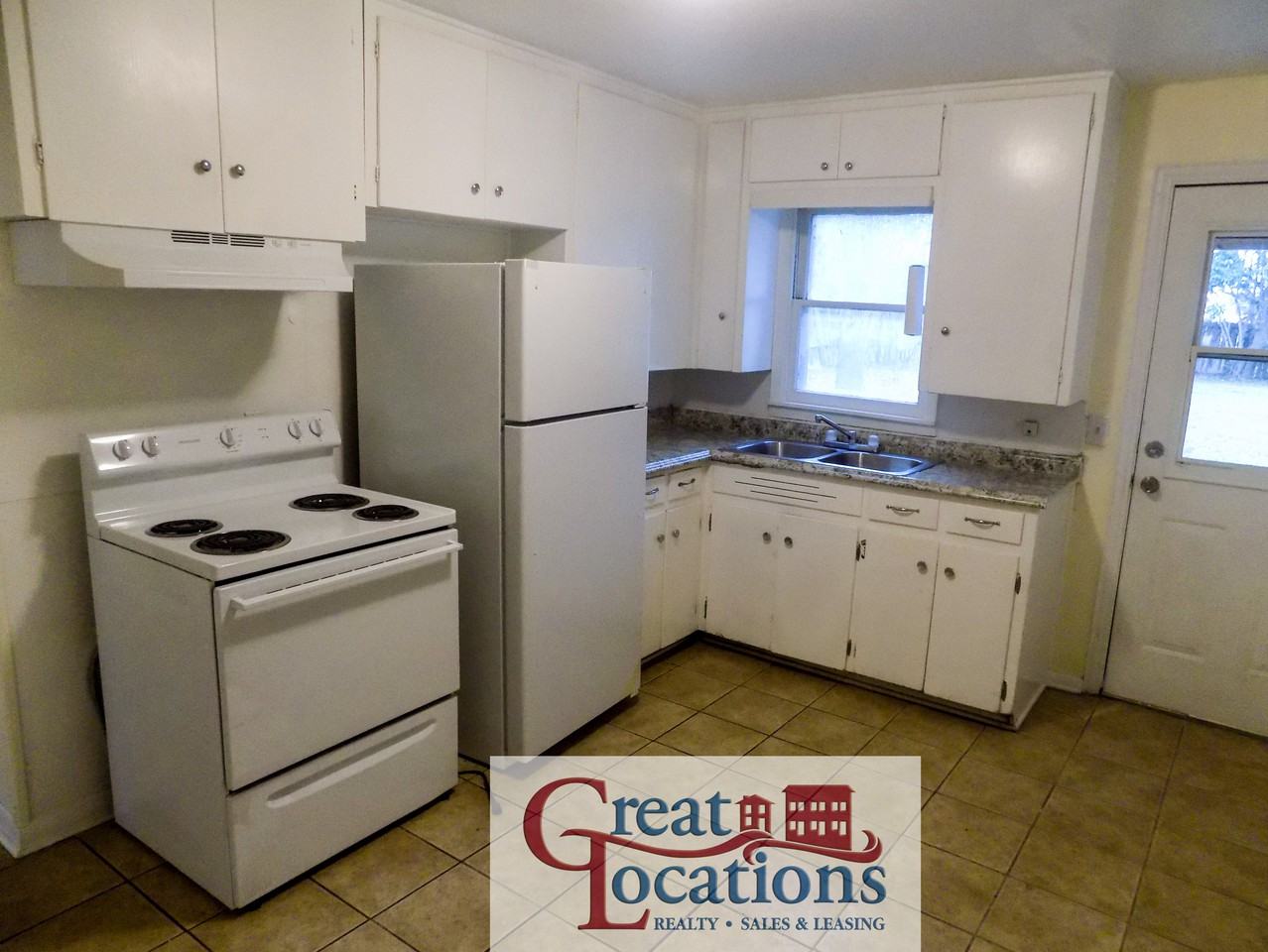 221 Tampico St - Photo 2 of 10