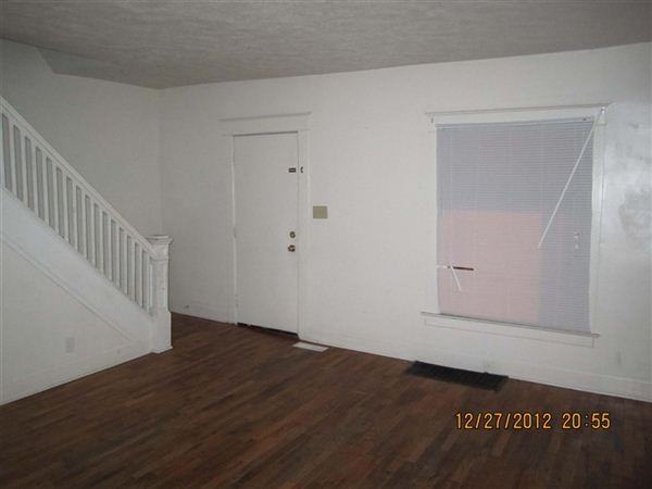 1201 E Oakland Ave - Photo 3 of 10