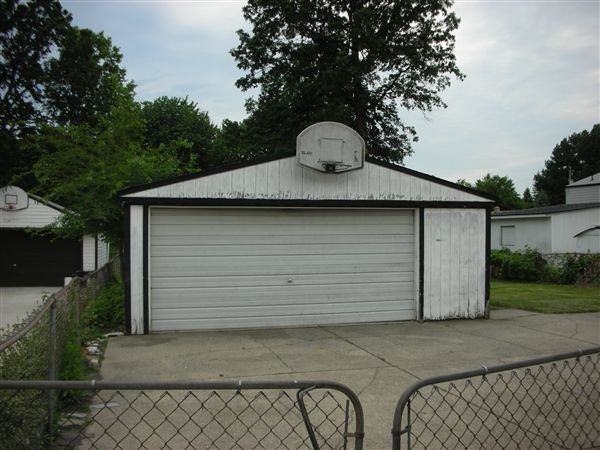 1524 E Greig Ave - Photo 2 of 8