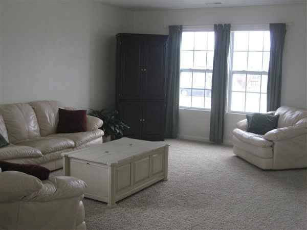 8062 Baythorn Rd SW - Photo 3 of 16