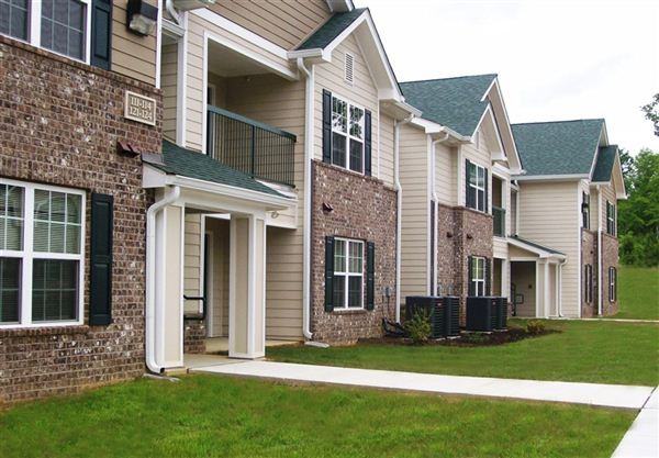 Eastland Place Apartments - Photo 3 of 15