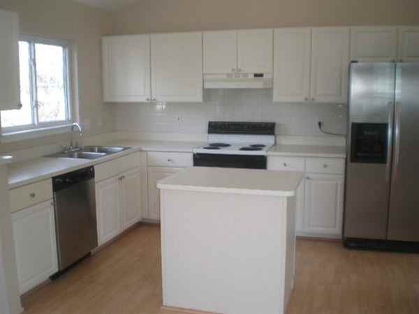 890 Hunt Club Blvd - Photo 2 of 9