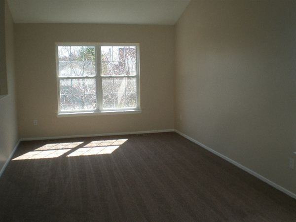 890 Hunt Club Blvd - Photo 3 of 9