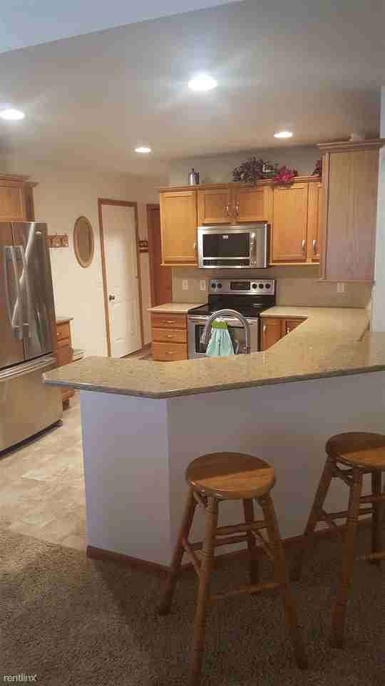 2353 Valarie Dr - Photo 2 of 10