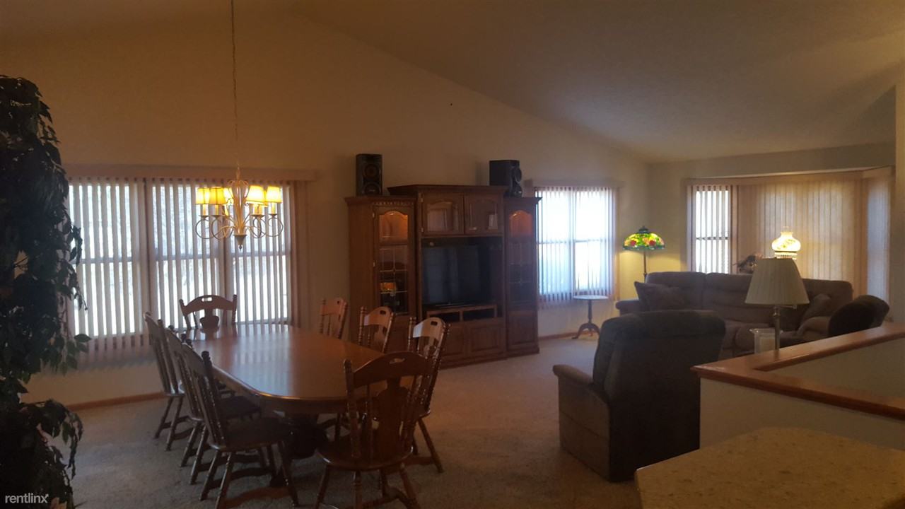 2353 Valarie Dr - Photo 3 of 10