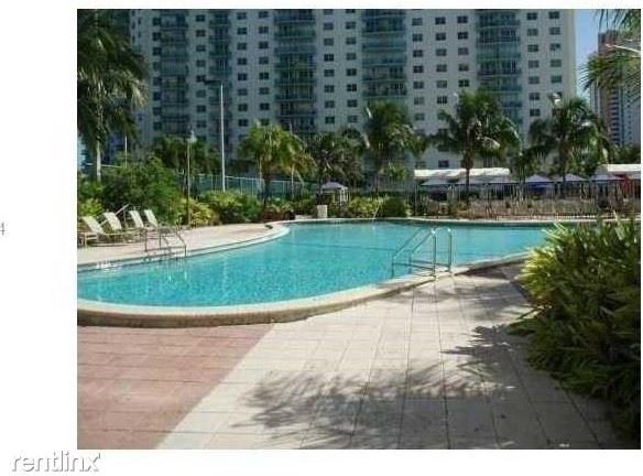 19380 Collins Ave - Photo 3 of 7