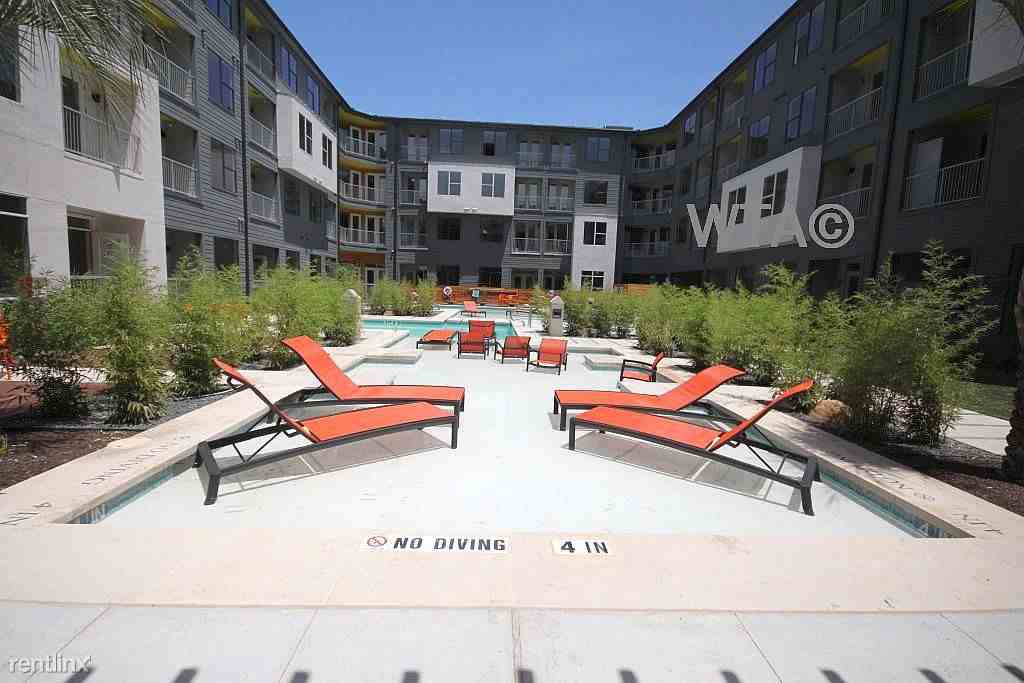 2900 MANOR ROAD - Photo 2 of 20