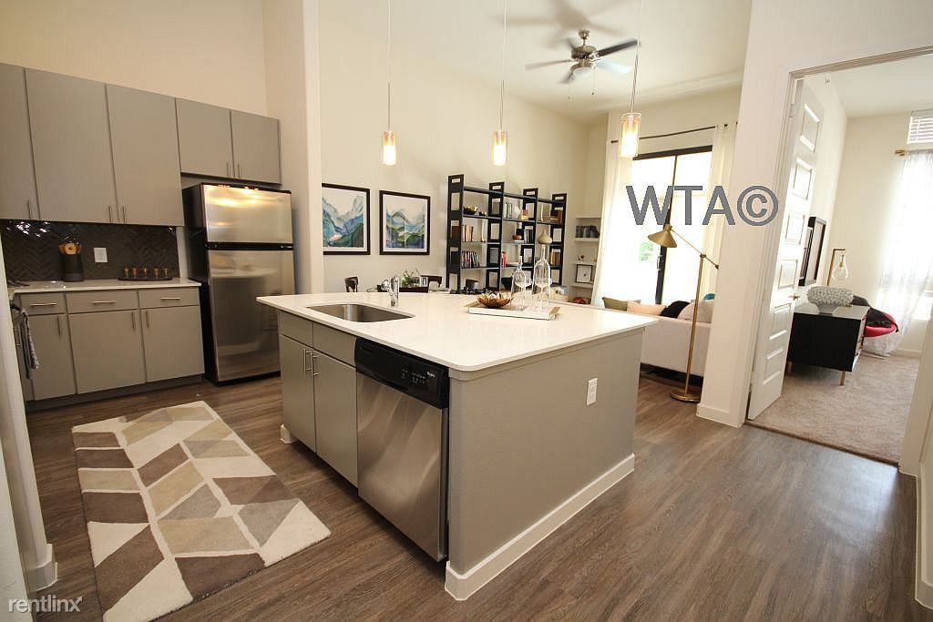 2900 MANOR ROAD - Photo 3 of 20