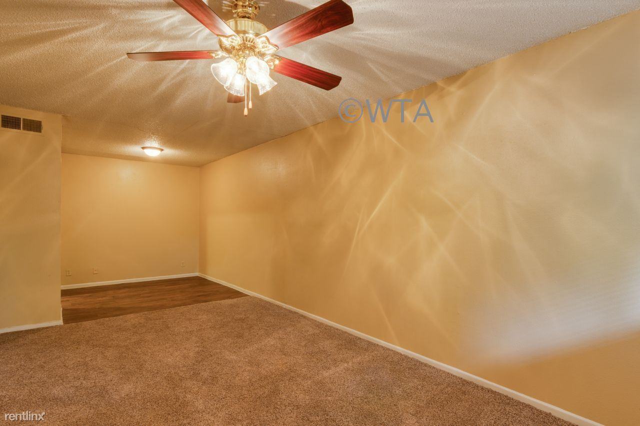 3301 WEST WOODLAWN - Photo 3 of 11