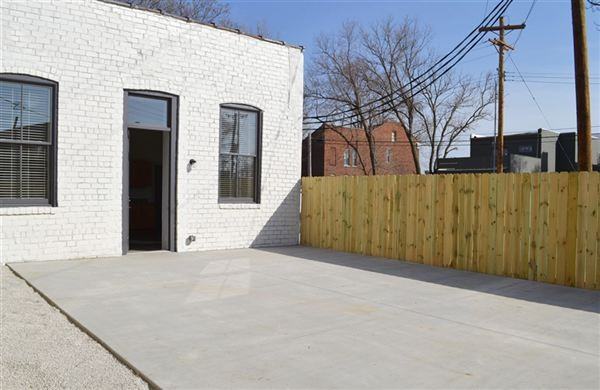 Tower Grove Mews Apartments - Photo 3 of 9