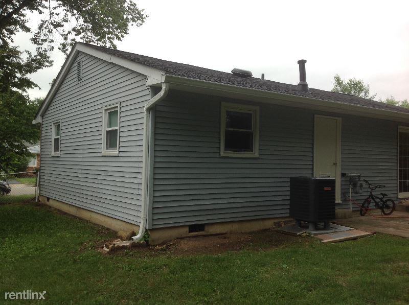 3814 Claremont Ln - Photo 3 of 6