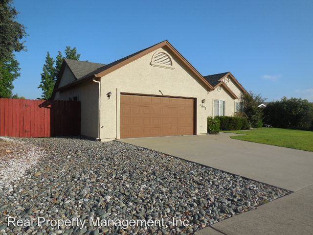 1020 Hillsdale Ct - Photo 2 of 33