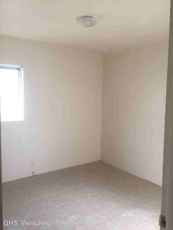 1615 W 7th St - Photo 3 of 7