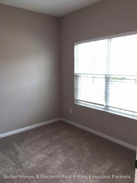 147 Grove Landing Ct - Photo 3 of 24