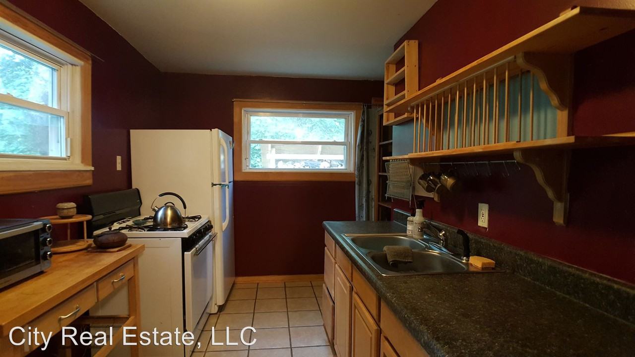 38 Branning St - Photo 3 of 10