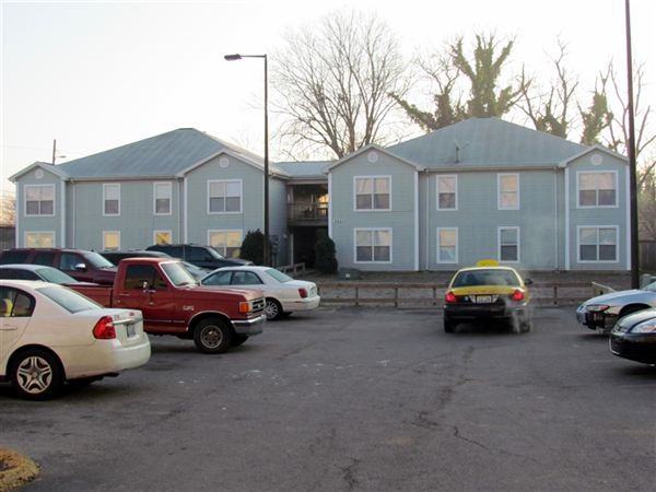 Broadway Place Apartments - Photo 2 of 4