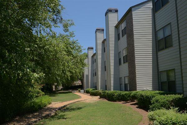 The Falls at Gwinnett Place Apartments - Photo 3 of 10